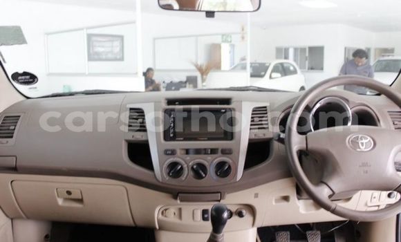 Sayi Na hannu Toyota Fortuner Silver Mota in Maseru a Maseru Sayi Na hannu Toyota Fortuner Silver Mota in Maseru a Maseru