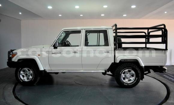 اشتري مستعمل Toyota Land Cruiser White سيارة في Maseru في Maseru اشتري مستعمل Toyota Land Cruiser White سيارة في Maseru في Maseru